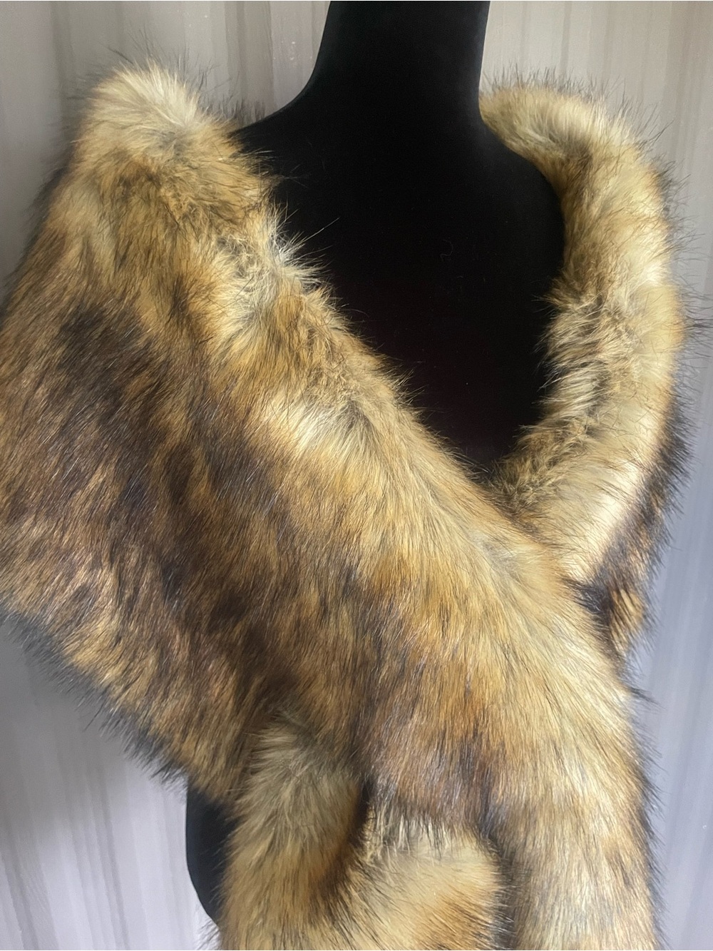 Beautiful Lux Faux Coyote Fur Stole Scarf Evening Wrap Shawl Soft Long w/ Satin